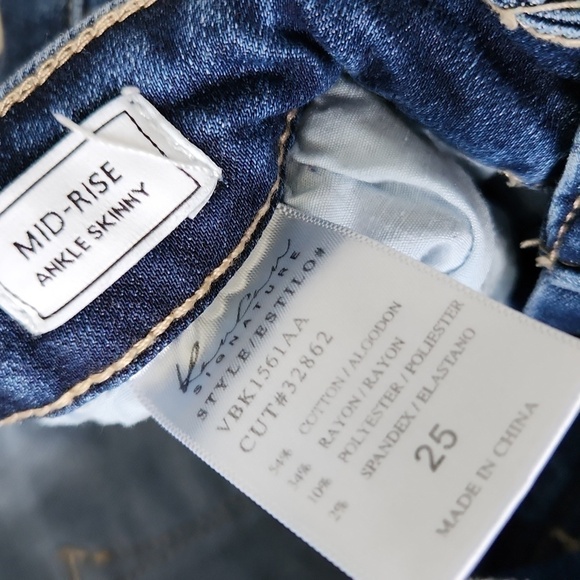 Kancan | EUC Mid-Rise Ankle Skinny Jeans Stretchy Raw Hem Distressed Size 25 - Picture 4 of 6